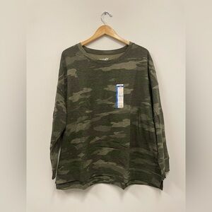 Terra & Sky Women’s 2X Classic Green Camo Crewneck Sweatshirt BNWT